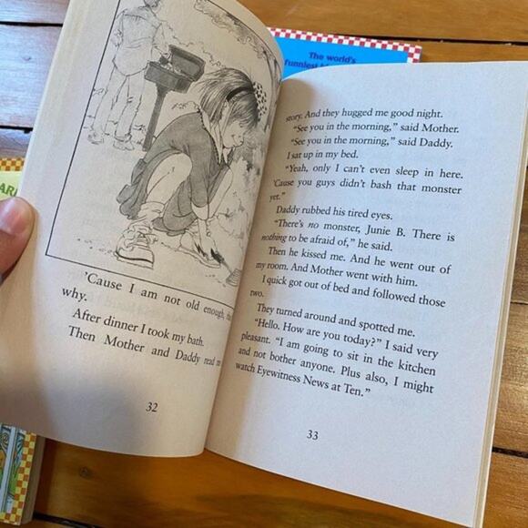 Junie B. Jones Chapter Book Lot #2 - Picture 9 of 11